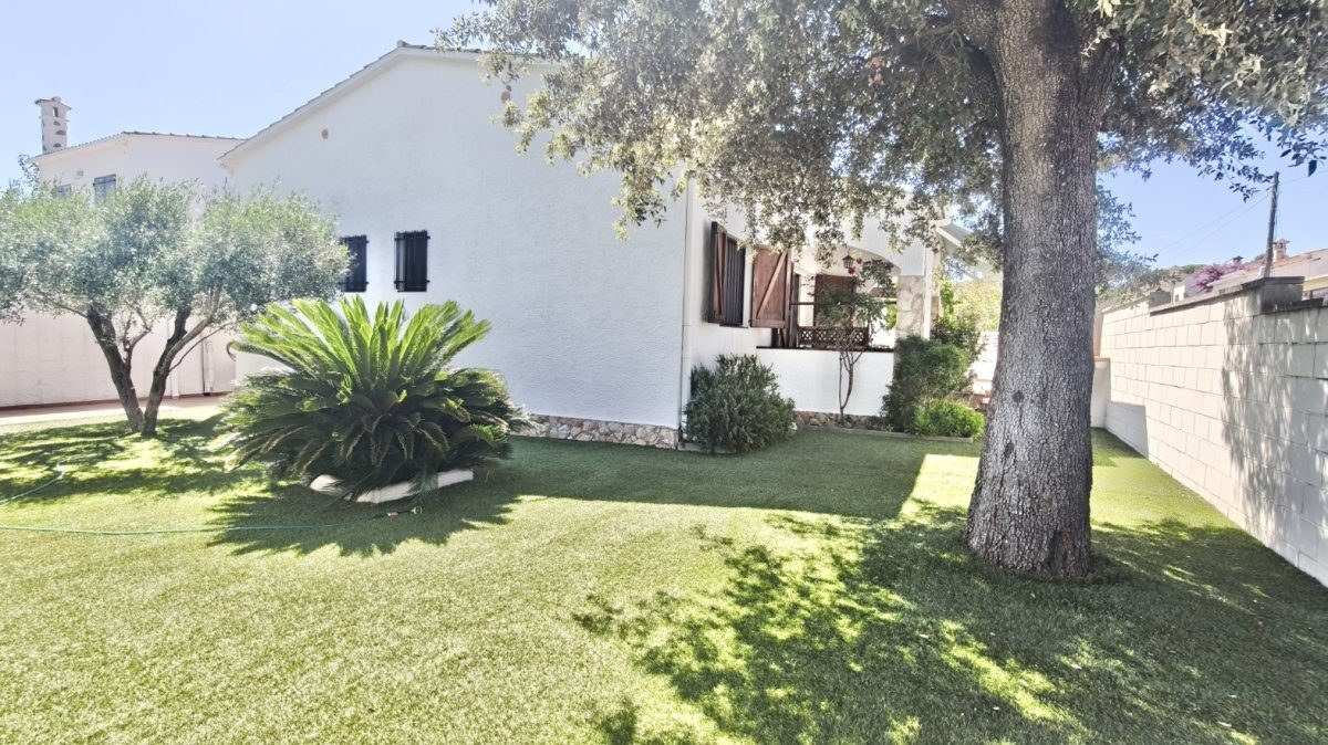 Venta Casa Riells / Els Termes con Piscina Comunitaria — Foto 18