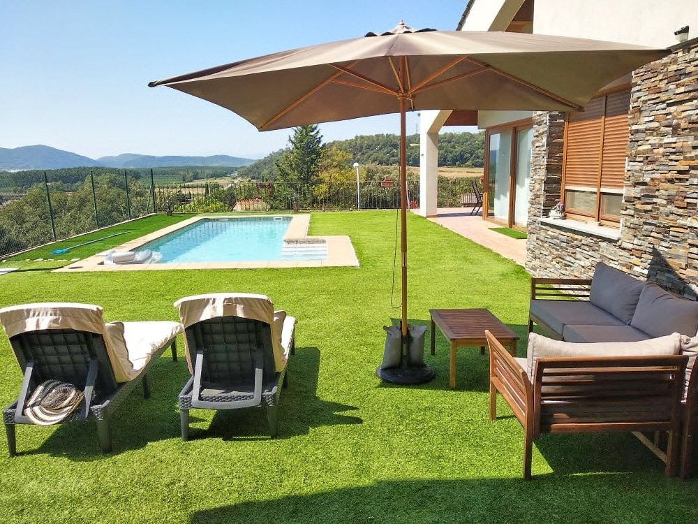 Casa en venta en Cervià de Ter - 4 hab, piscina — Foto 1