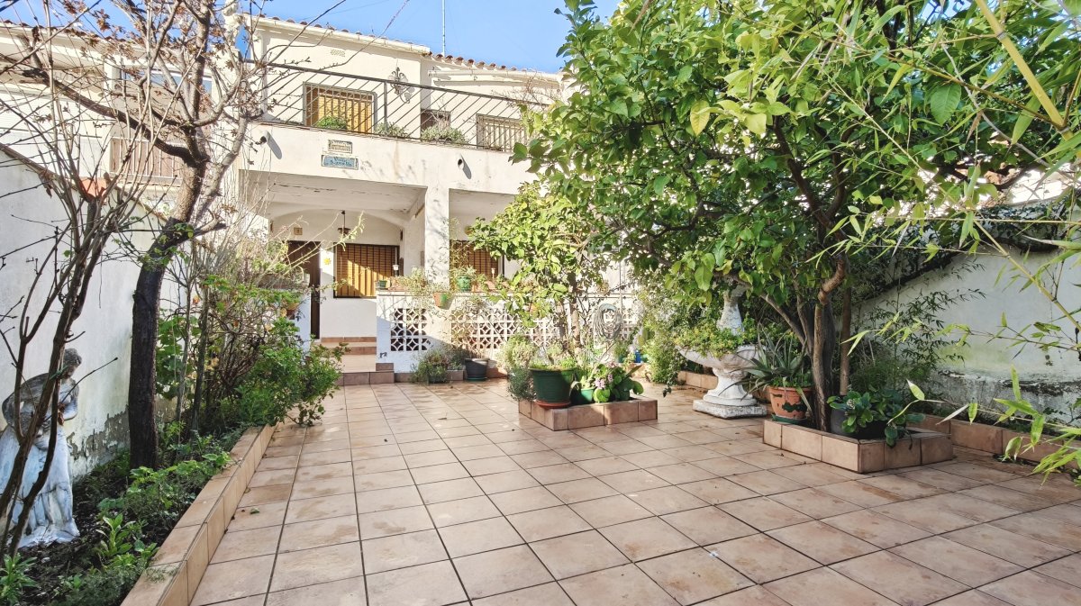 Casa en venta en L'Escala - 4 hab, cerca de la playa — Foto 1