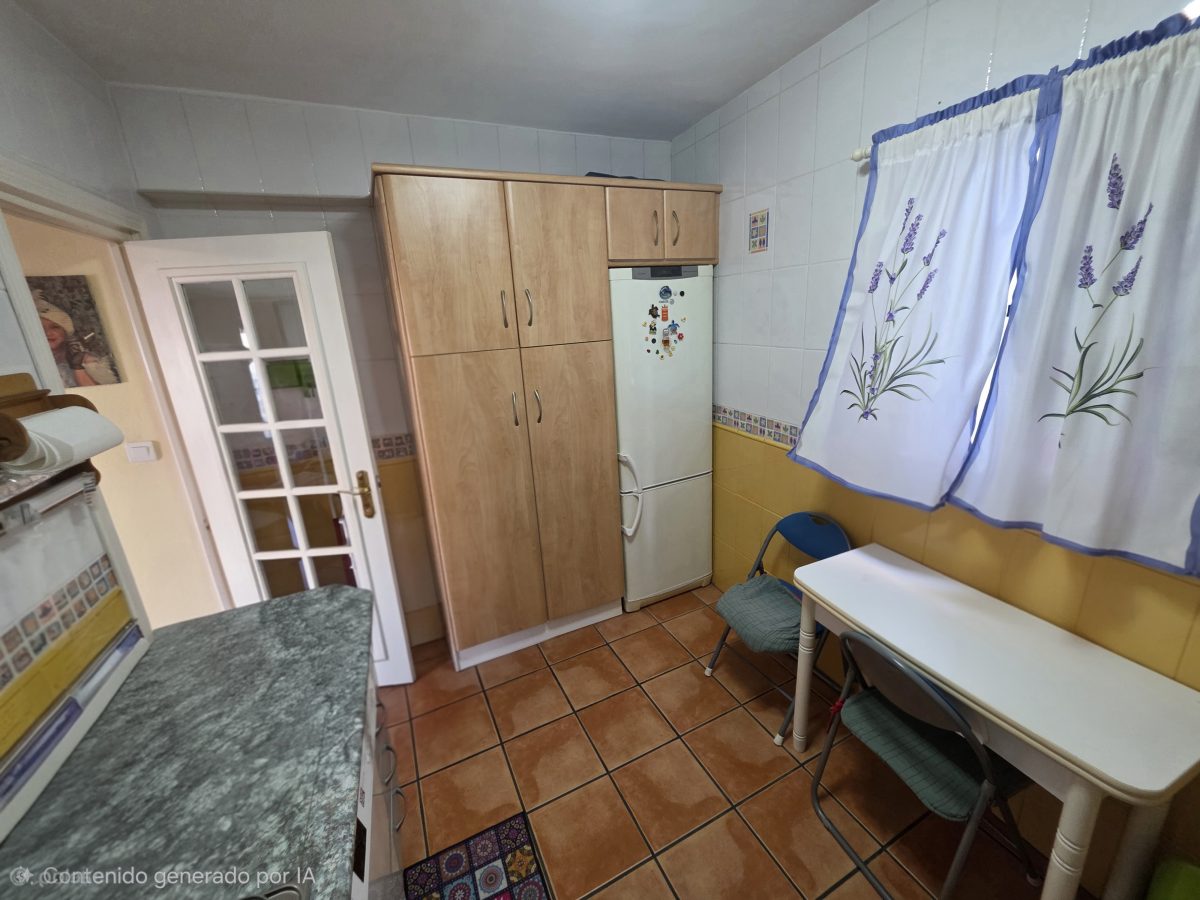Tu nuevo hogar en el centro de FuengirolaDescubre este encantador piso de 84m² ubicado en el corazón de Fuengirola. Con — Foto 16
