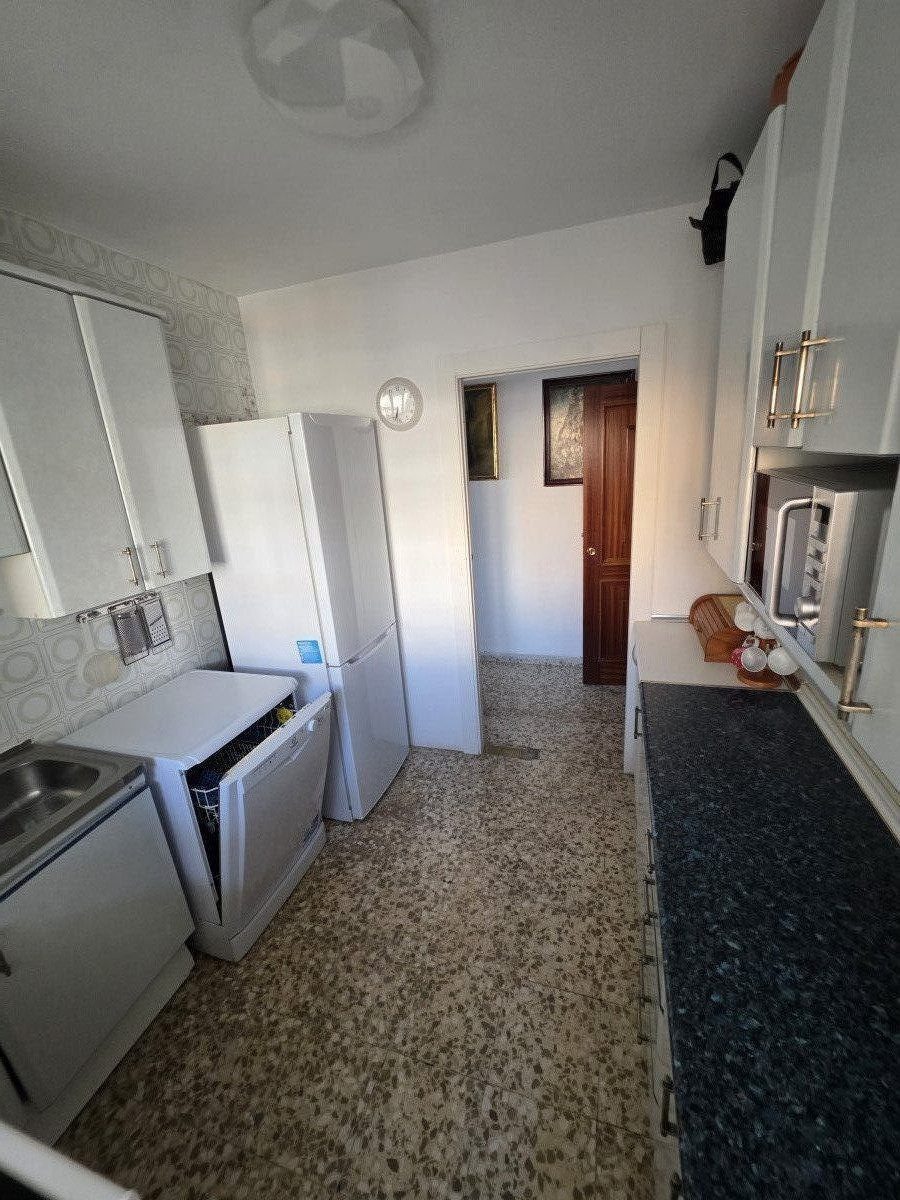 Descubre tu nuevo hogar en MarbellaTe presentamos este encantador piso en la zona de Torre Murciano, ideal para disfruta — Foto 2