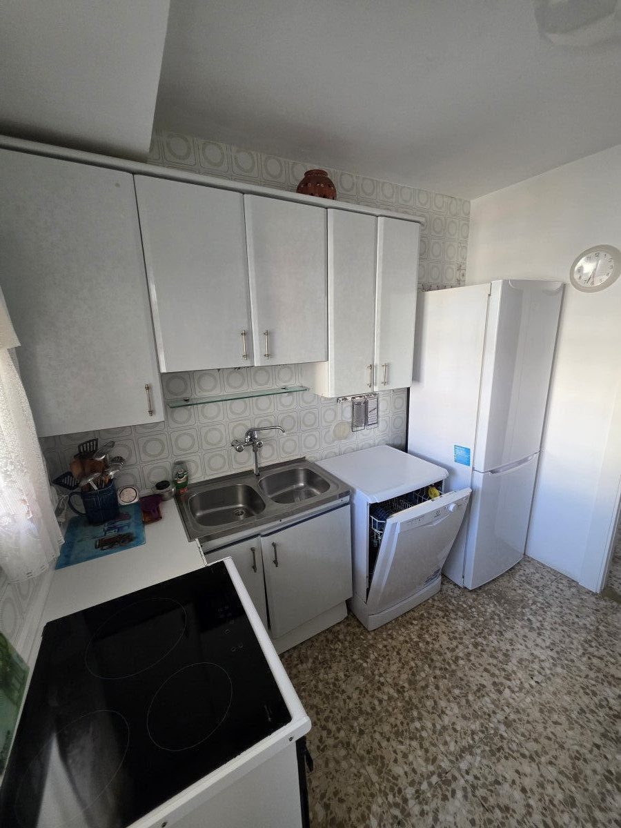 Descubre tu nuevo hogar en MarbellaTe presentamos este encantador piso en la zona de Torre Murciano, ideal para disfruta — Foto 4