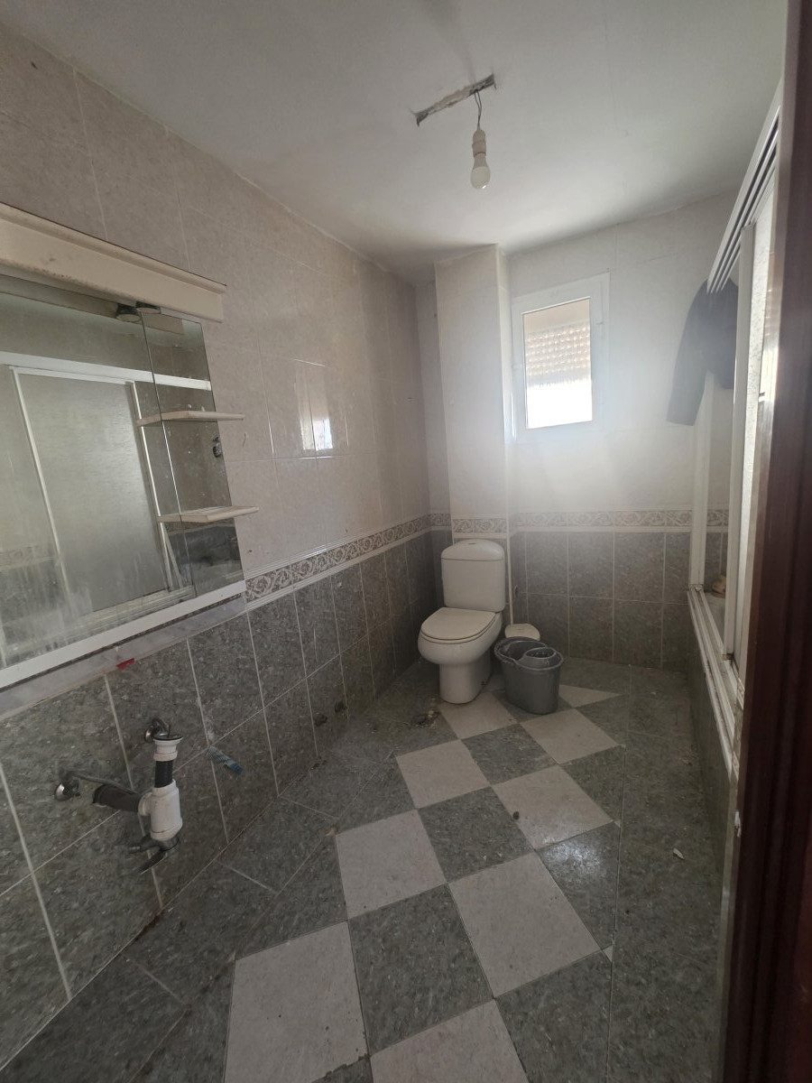 Tu oportunidad de inversión en San Rafael REBAJADO 10.000€Este piso de 73m² se encuentra en la deseada zona de Cruz Humi — Foto 12