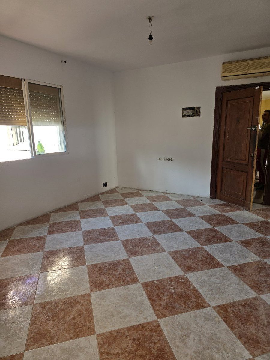 Tu oportunidad de inversión en San Rafael REBAJADO 10.000€Este piso de 73m² se encuentra en la deseada zona de Cruz Humi — Foto 5