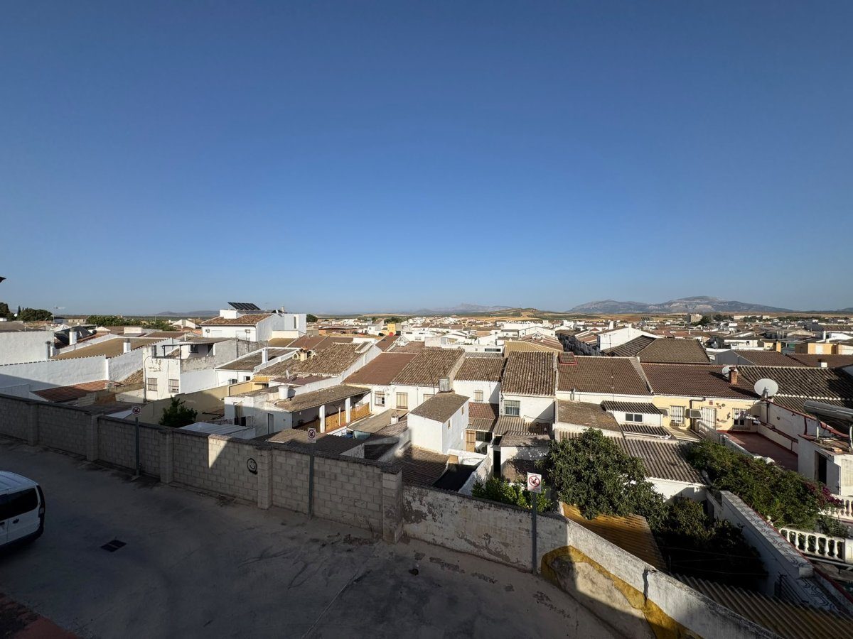 Casa en Campillos para terminarDescubre esta casa en Campillos, ideal para aquellos que buscan un proyecto para terminar — Foto 12