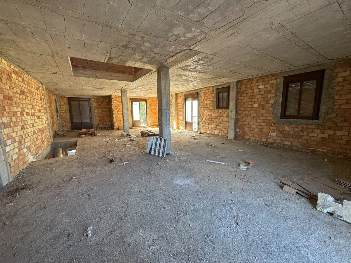 Casa en Campillos para terminarDescubre esta casa en Campillos, ideal para aquellos que buscan un proyecto para terminar — Foto 4