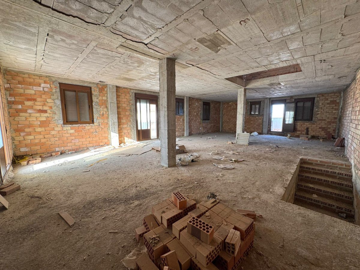 Casa en Campillos para terminarDescubre esta casa en Campillos, ideal para aquellos que buscan un proyecto para terminar — Foto 3