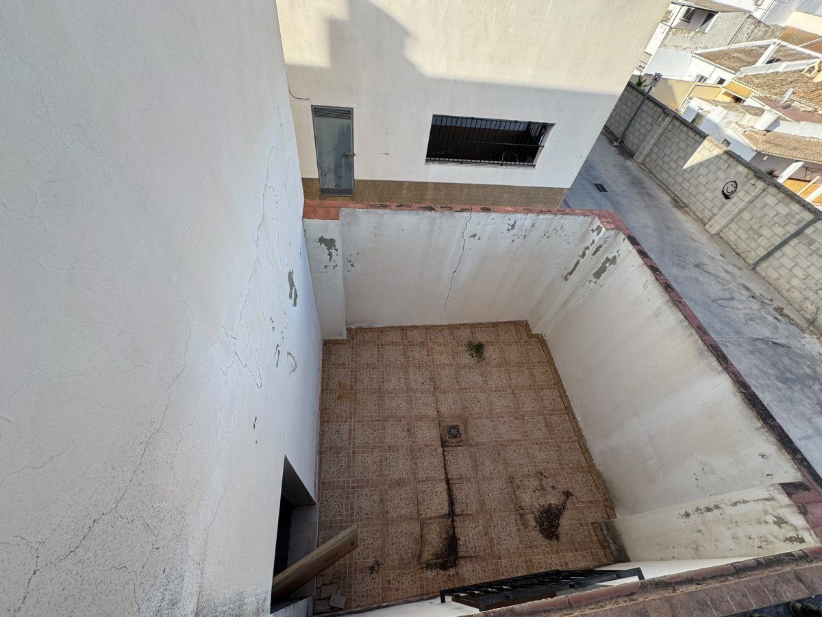 Casa en Campillos para terminarDescubre esta casa en Campillos, ideal para aquellos que buscan un proyecto para terminar — Foto 14