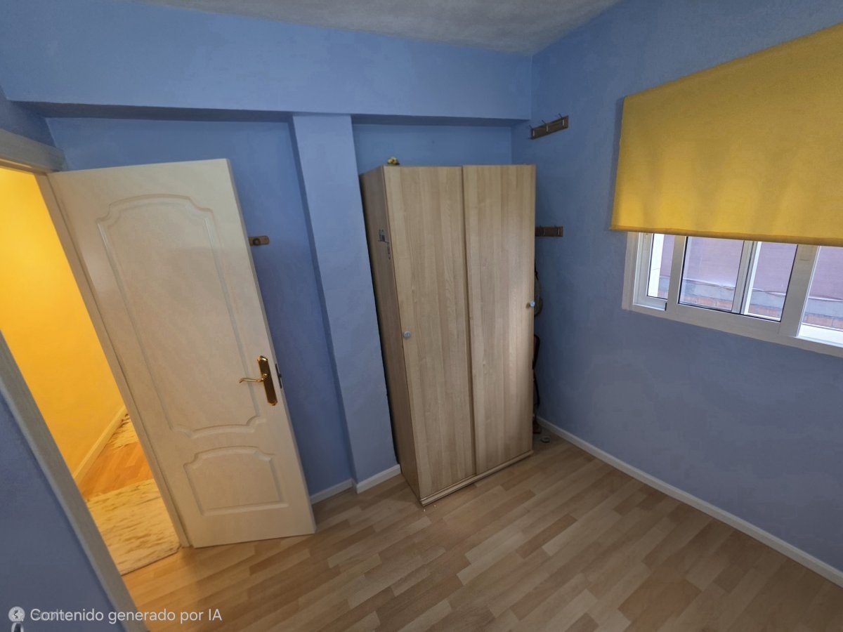 Tu nuevo hogar en el centro de FuengirolaDescubre este encantador piso de 84m² ubicado en el corazón de Fuengirola. Con — Foto 4
