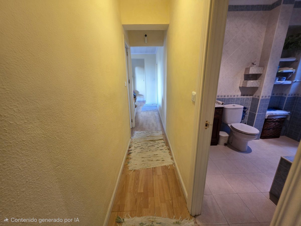 Tu nuevo hogar en el centro de FuengirolaDescubre este encantador piso de 84m² ubicado en el corazón de Fuengirola. Con — Foto 3