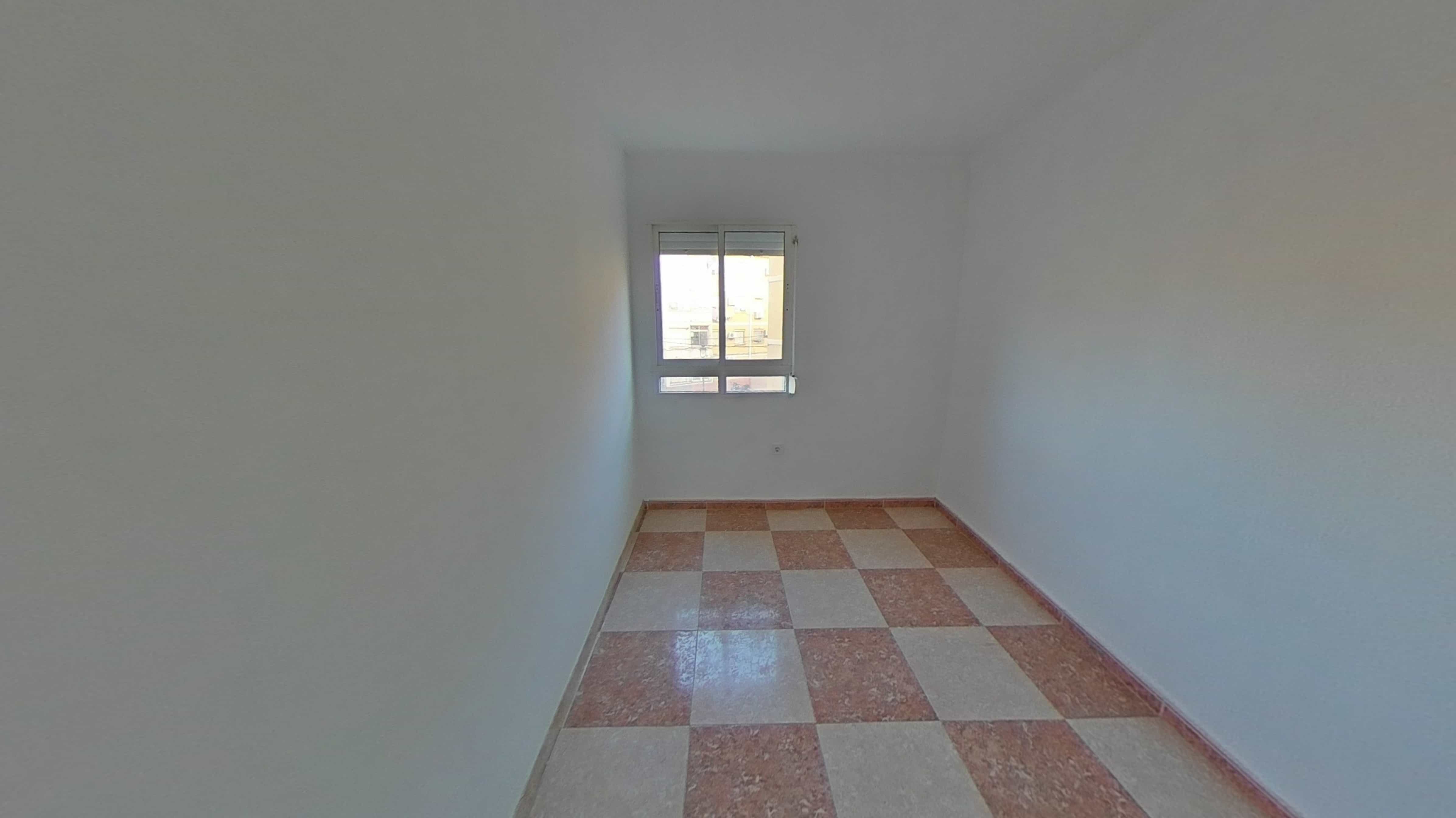 VIVIENDA ALQUILADA EN PORTADA ALTA — Foto 11