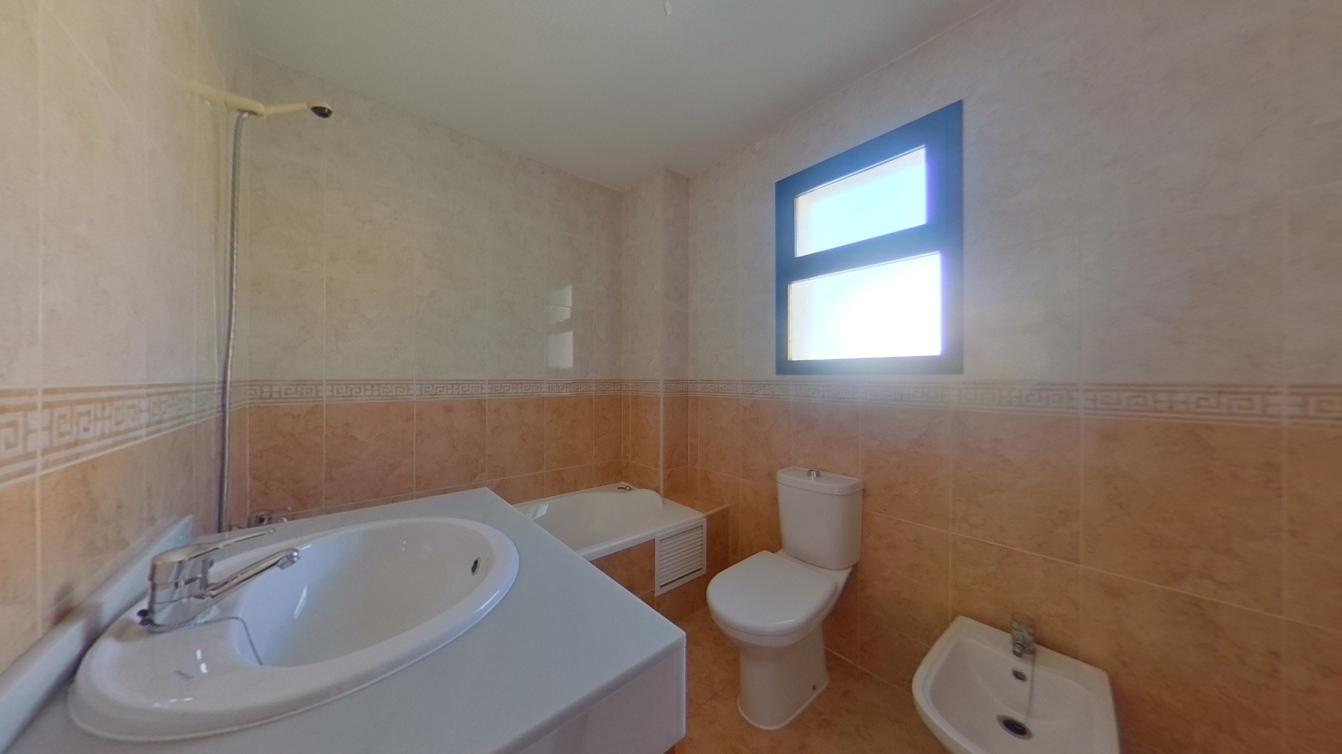 CHALET ADOSADO ALQUILADA CON SEGURO DE IMPAGO — Foto 16