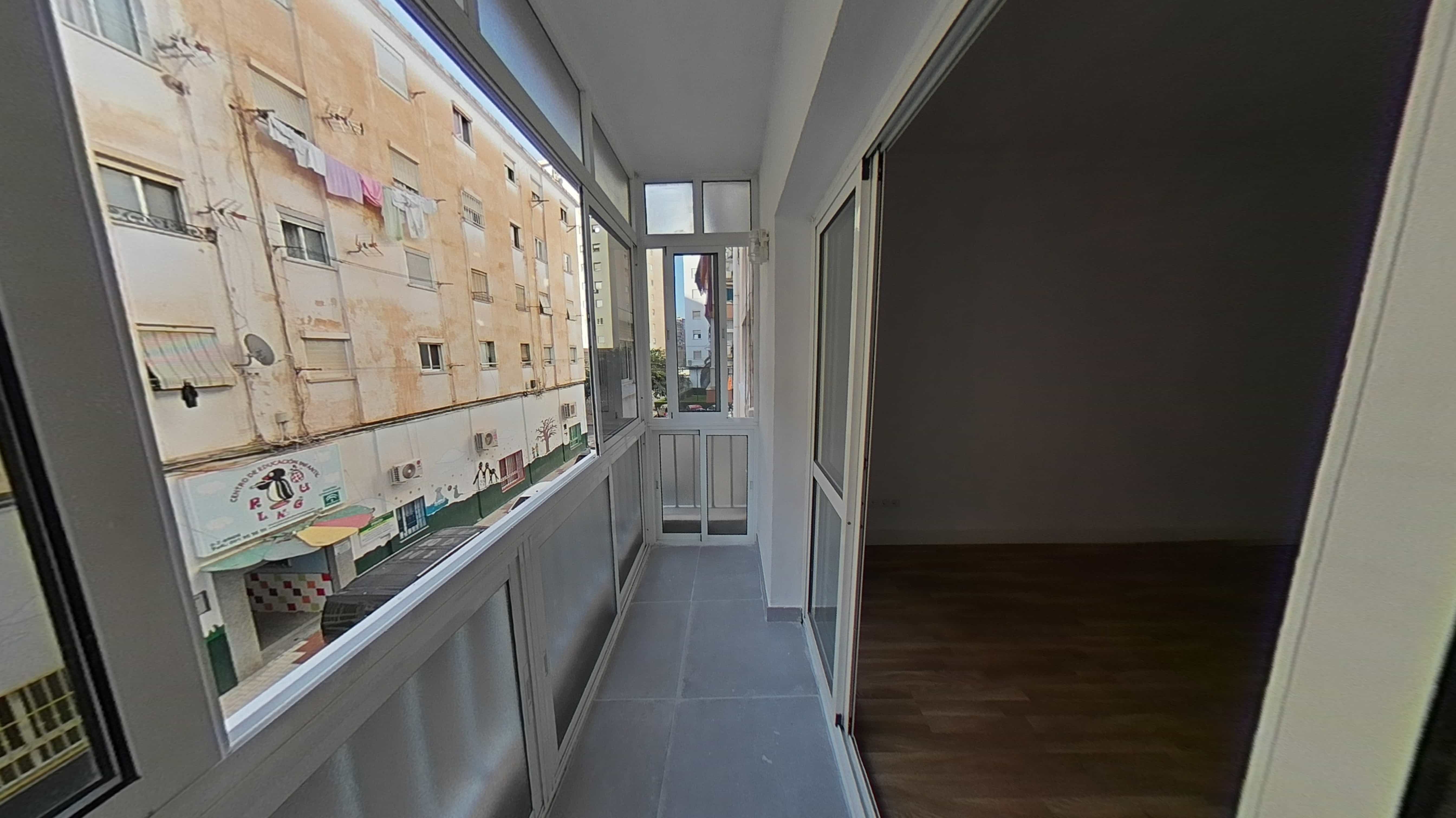 VIVIENDA ALQUILADA CON SEGUIRO DE IMPAGO EN VISTA FRANCA — Foto 3