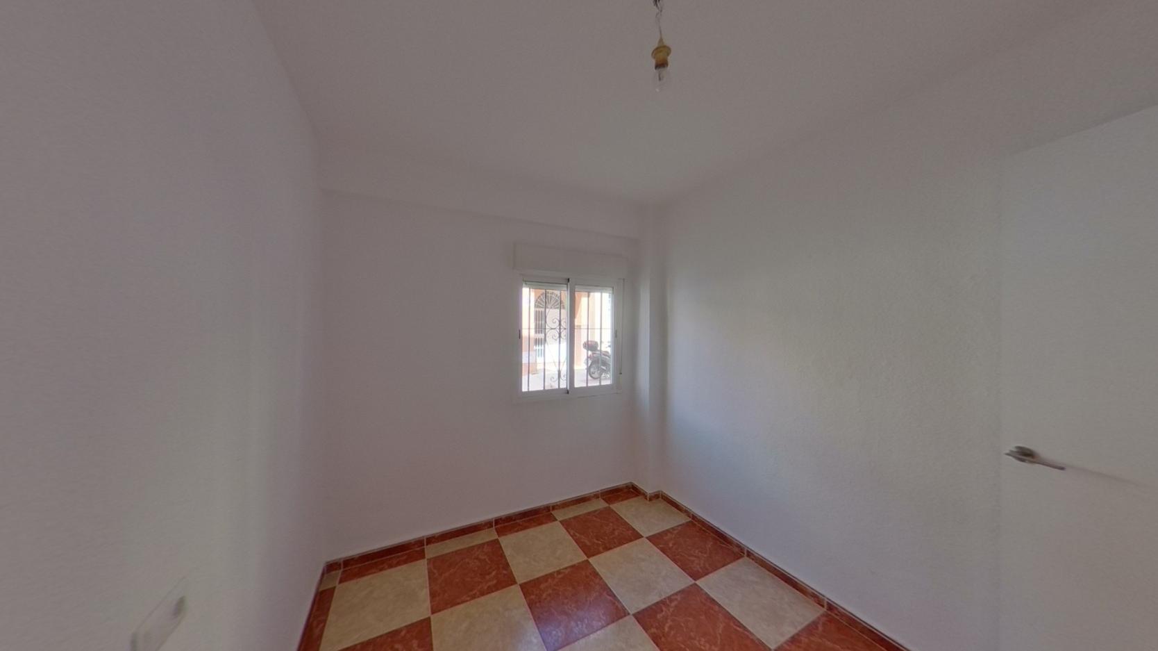 VIVIENDA 3 HABTIACIONES ALQUILADA CON SEGURO DE IMPAGO CIUDAD JARDIN V64 — Foto 2