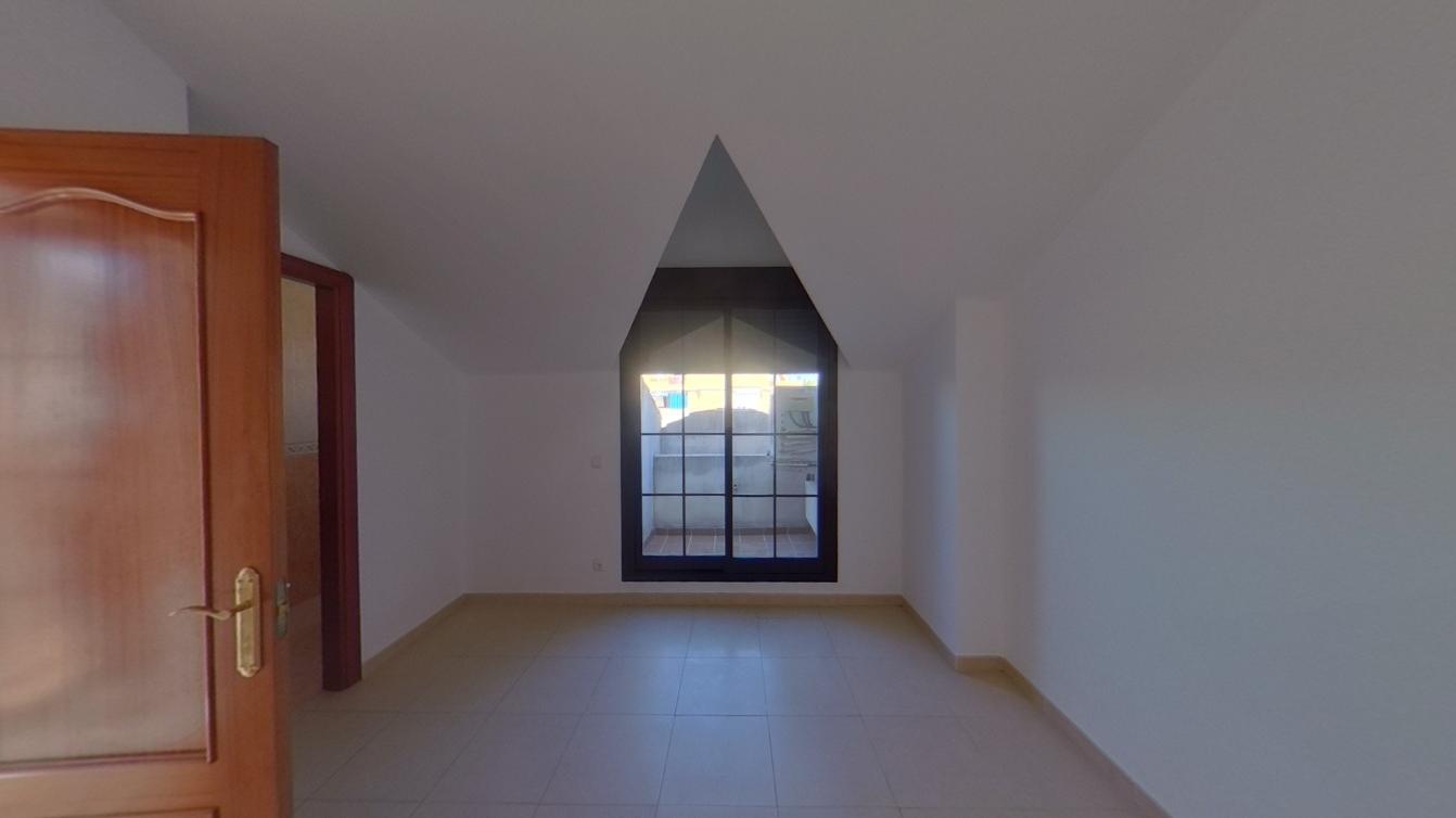 CHALET ADOSADO ALQUILADA CON SEGURO DE IMPAGO — Foto 21