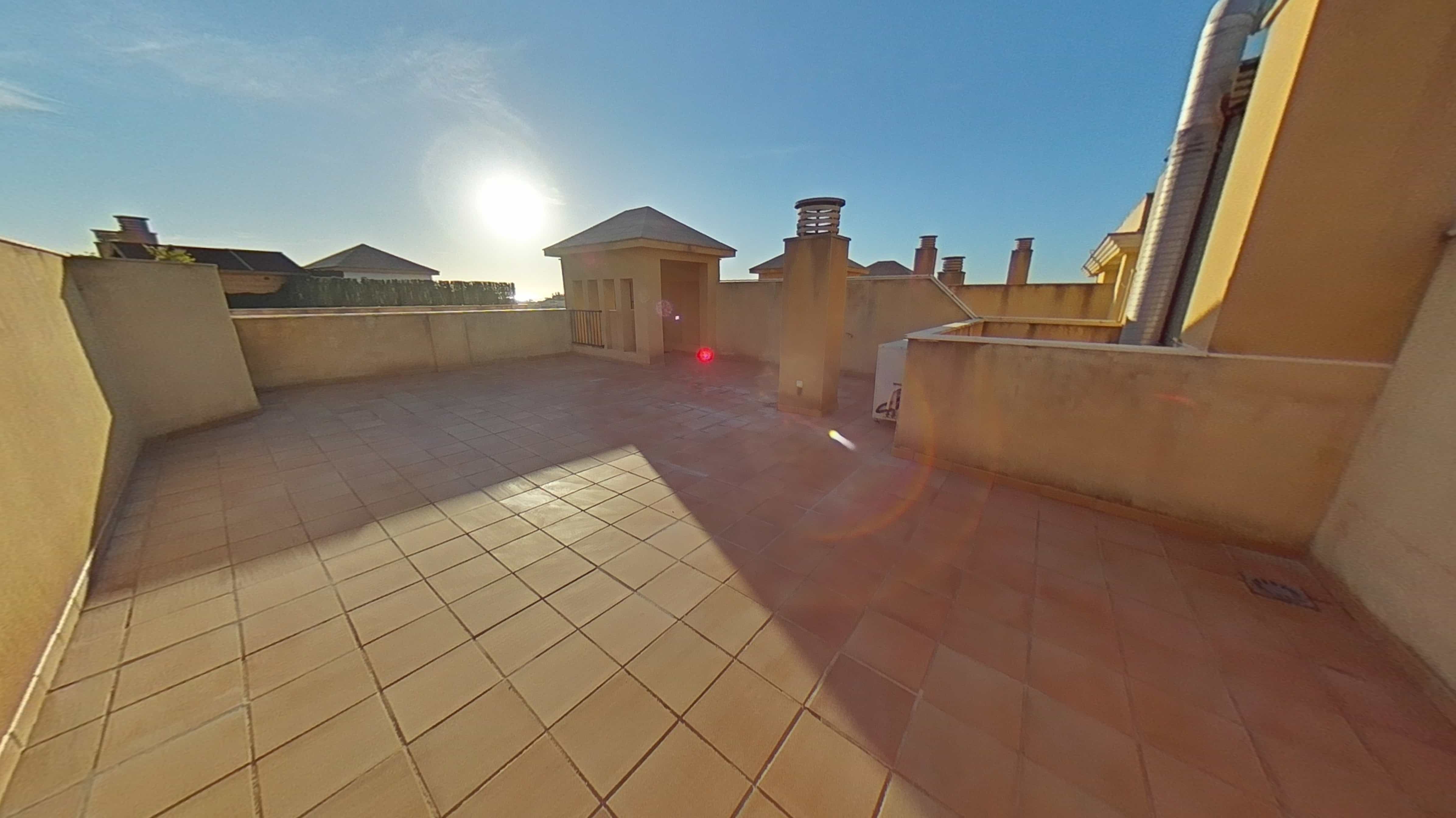 VIVIENDA ALQUILA CON SEGURO DE IMPAGO DE 2 HACITACIONES 2 BAÑOS EN EL RINCÓN DE LA VICTORIA — Foto 4