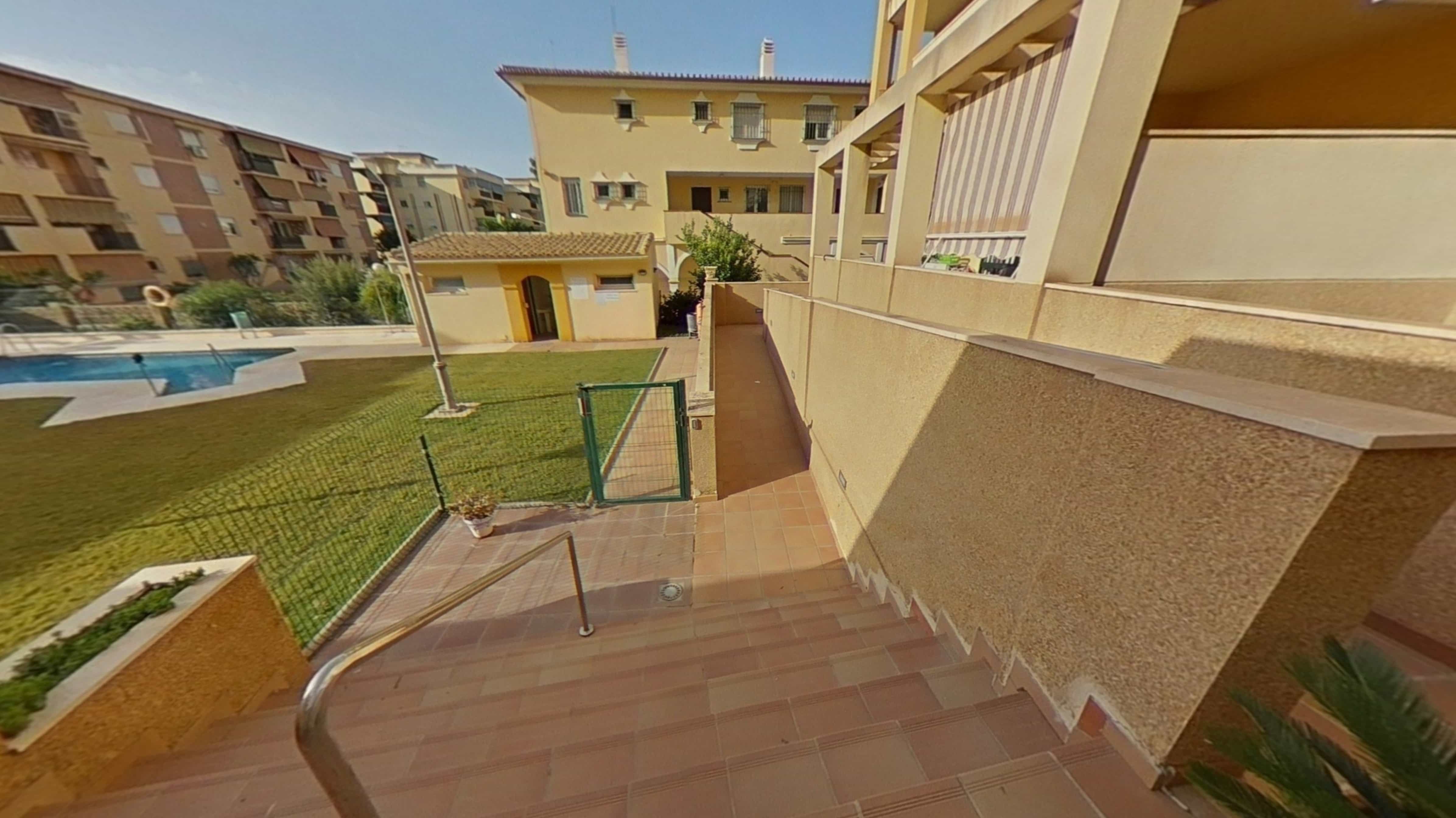 VIVIENDA ALQUILA CON SEGURO DE IMPAGO DE 2 HACITACIONES 2 BAÑOS EN EL RINCÓN DE LA VICTORIA — Foto 2