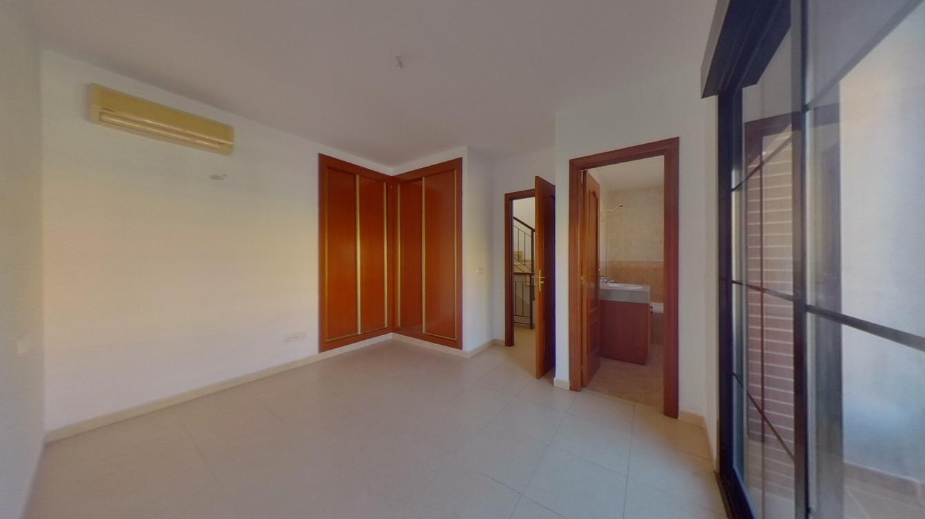 CHALET ADOSADO ALQUILADA CON SEGURO DE IMPAGO — Foto 8