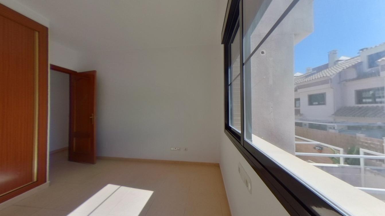 CHALET ADOSADO ALQUILADA CON SEGURO DE IMPAGO — Foto 10