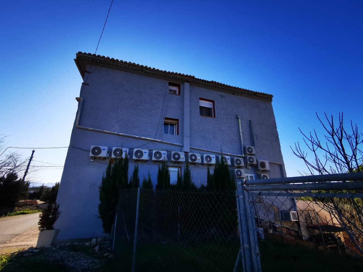 Hotel + Casa + 2 Pisos en venta a orillas del río Ebro - 30 habitaciones — Foto 2