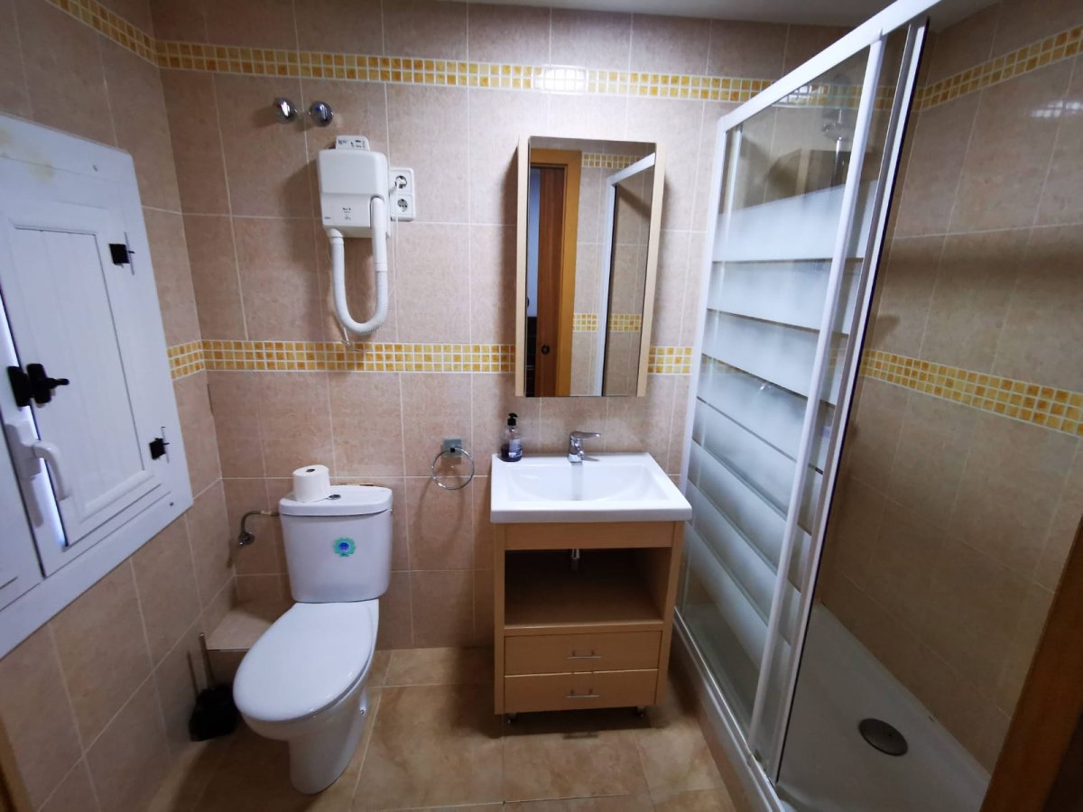Hotel + Casa + 2 Pisos en venta a orillas del río Ebro - 30 habitaciones — Foto 13