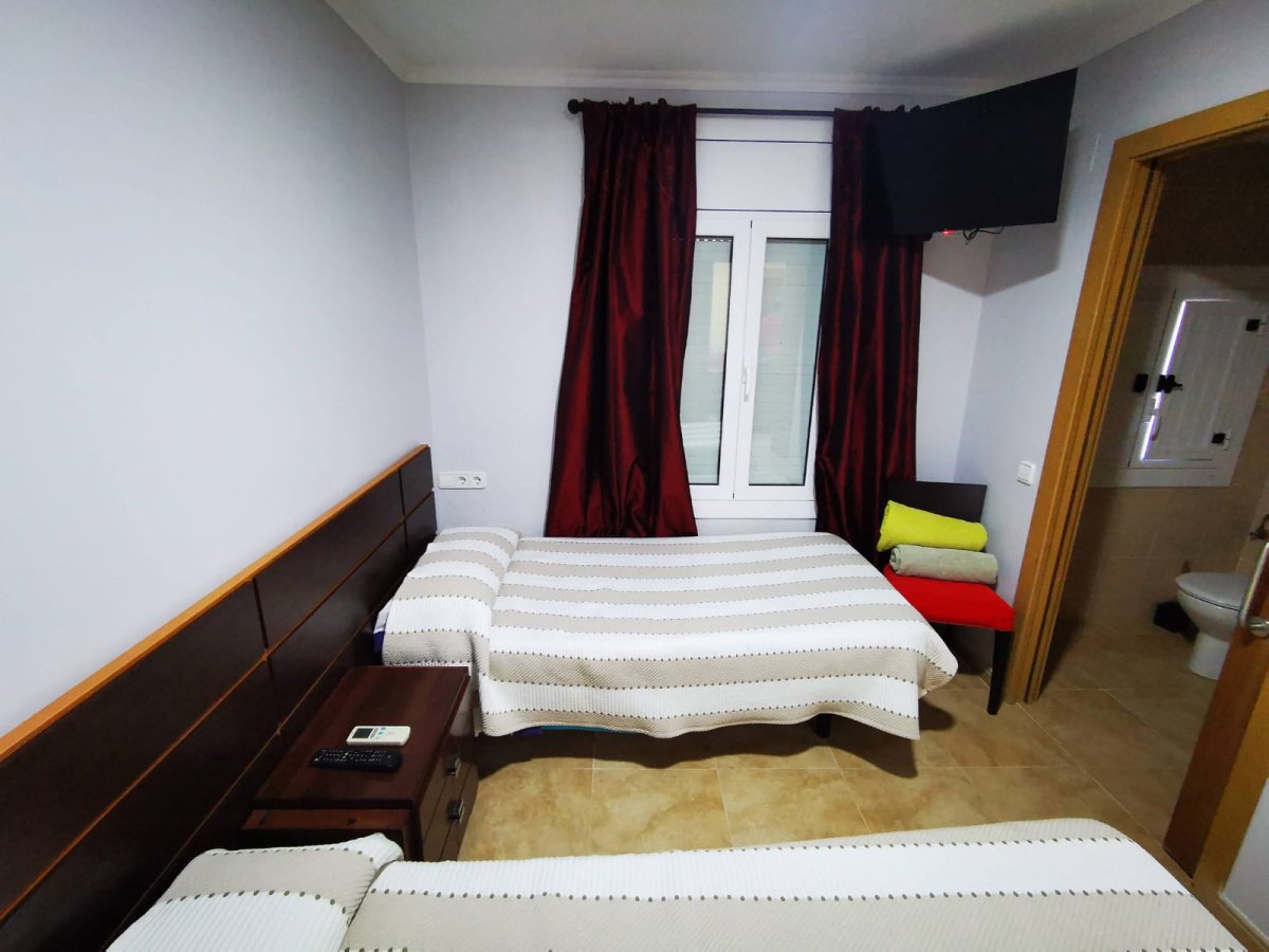 Hotel + Casa + 2 Pisos en venta a orillas del río Ebro - 30 habitaciones — Foto 12