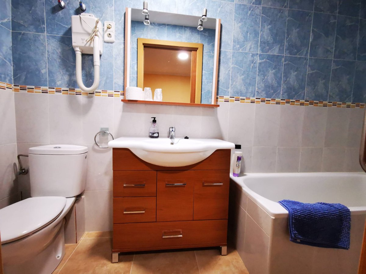 Hotel + Casa + 2 Pisos en venta a orillas del río Ebro - 30 habitaciones — Foto 19