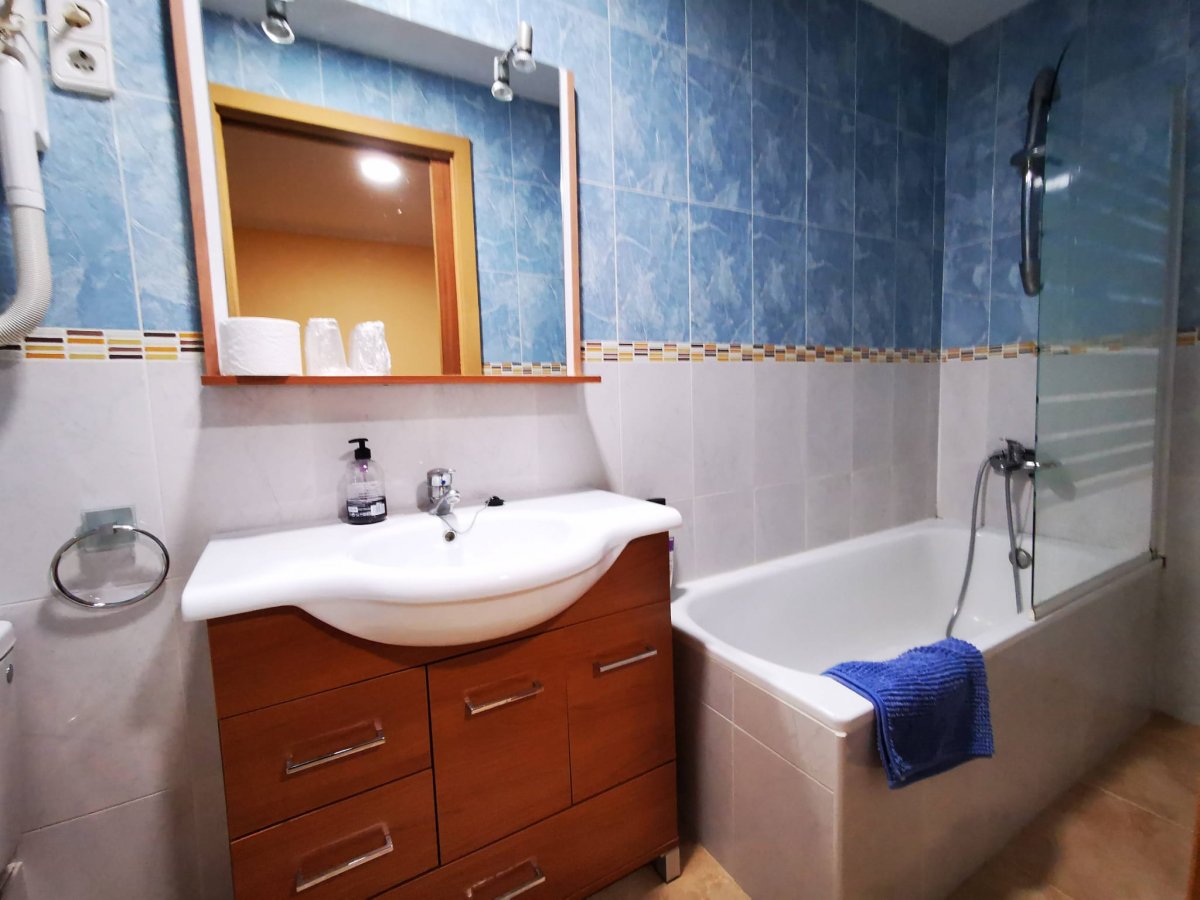 Hotel + Casa + 2 Pisos en venta a orillas del río Ebro - 30 habitaciones — Foto 17