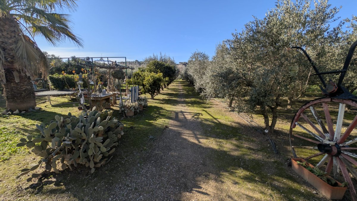 Hotel + Casa + 2 Pisos en venta a orillas del río Ebro - 30 habitaciones — Foto 30