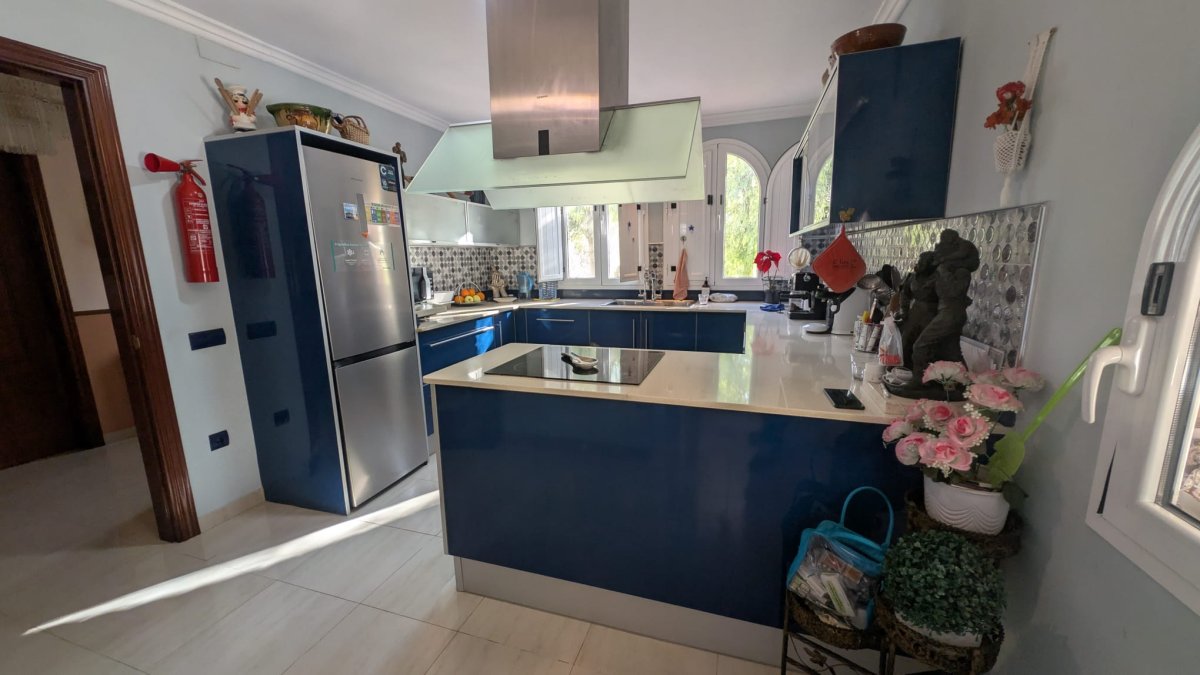 Hotel + Casa + 2 Pisos en venta a orillas del río Ebro - 30 habitaciones — Foto 26