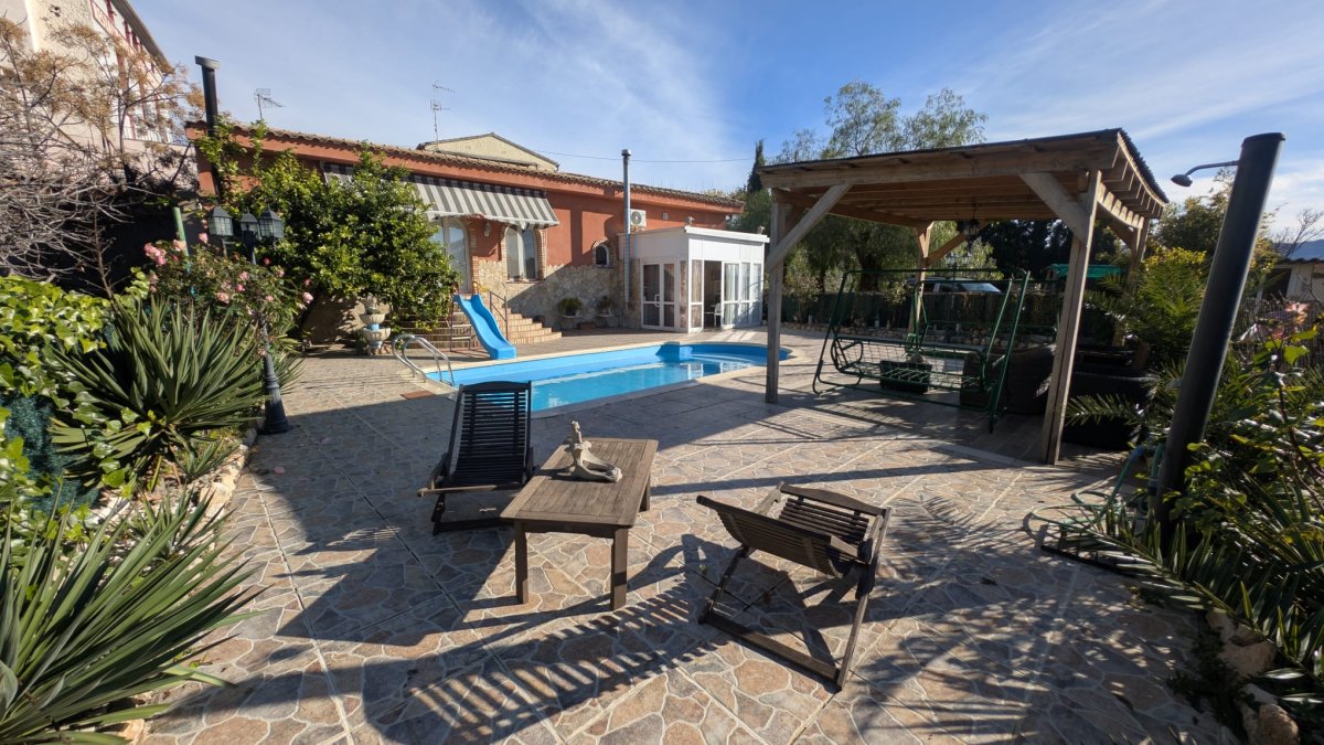 Hotel + Casa + 2 Pisos en venta a orillas del río Ebro - 30 habitaciones — Foto 32