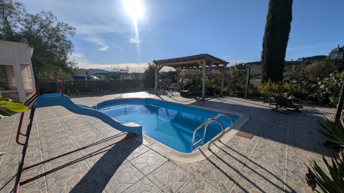 Hotel + Casa + 2 Pisos en venta a orillas del río Ebro - 30 habitaciones — Foto 33