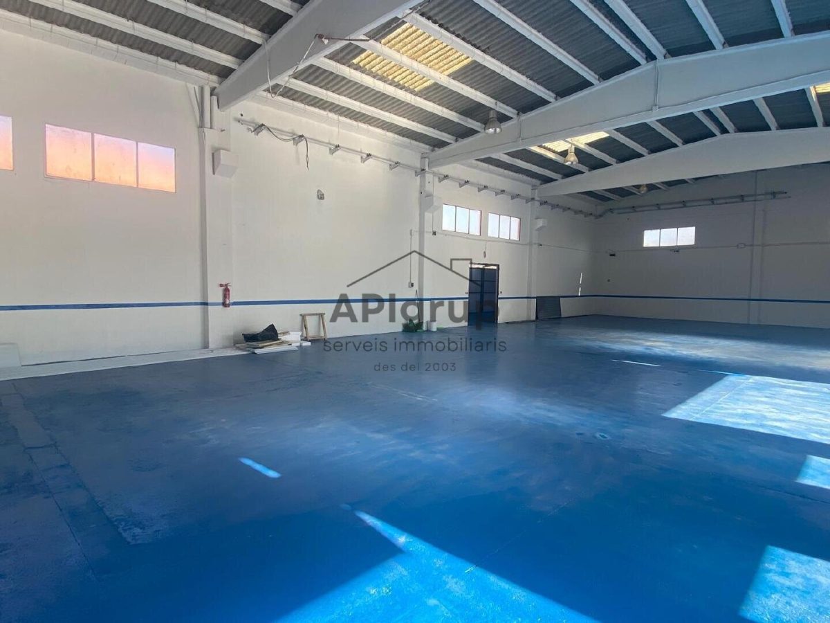 Nave con Patio — Foto 20