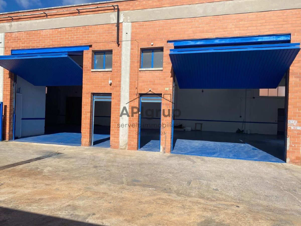 Nave con Patio — Foto 16