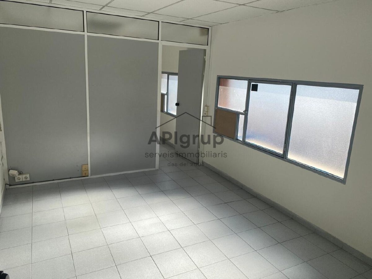 Nave con Oficina — Foto 8