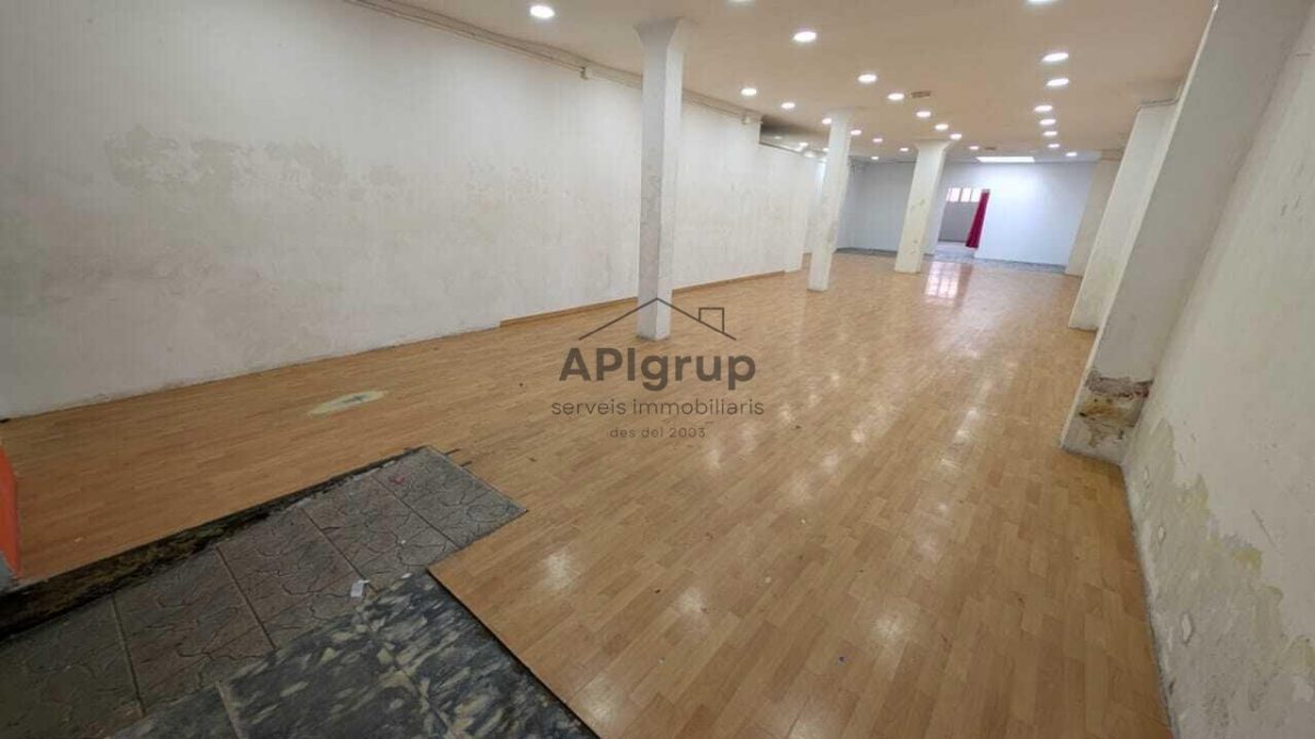Amplio Local de 248 m2 — Foto 22