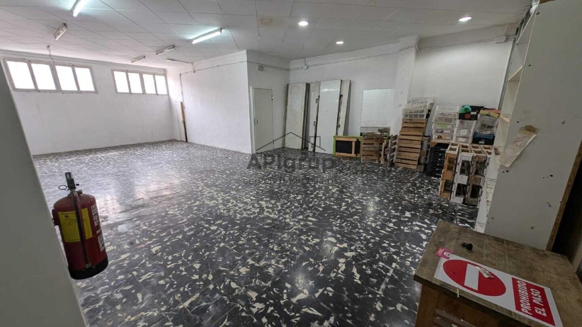Amplio Local de 248 m2 — Foto 16