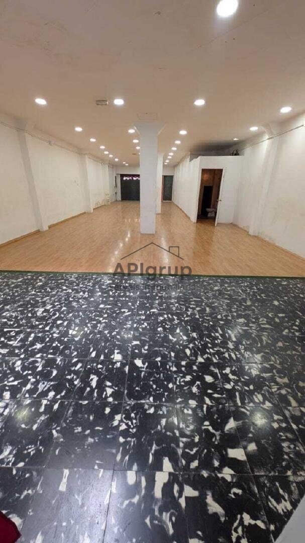 Amplio Local en ALQUILER de 248 m2 — Foto 29