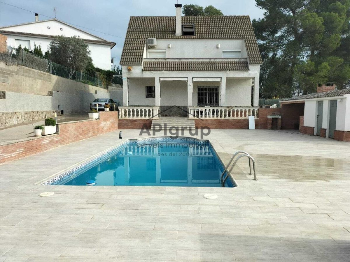 Casa con Piscina — Foto 1