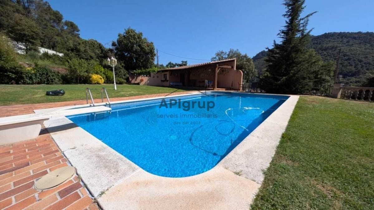 Chalet con Piscina — Foto 4