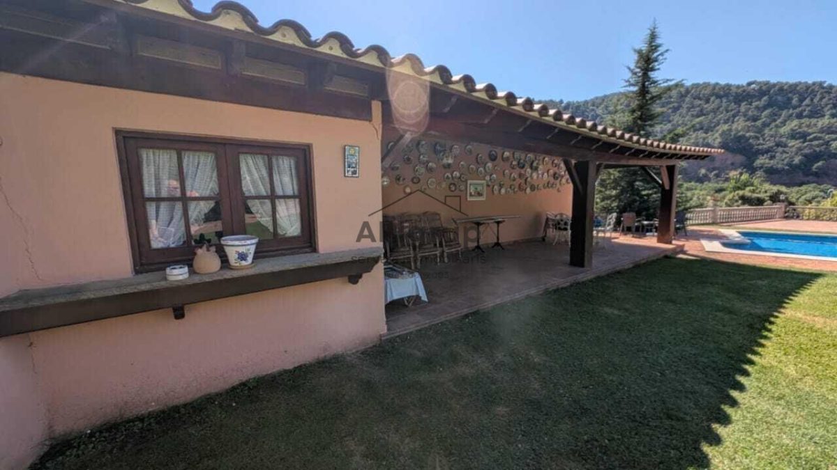 Chalet con Piscina — Foto 33