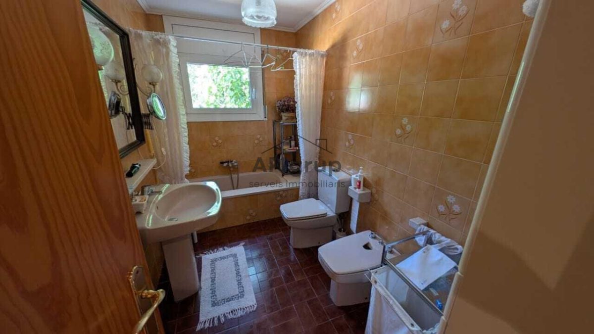 Chalet con Piscina — Foto 22