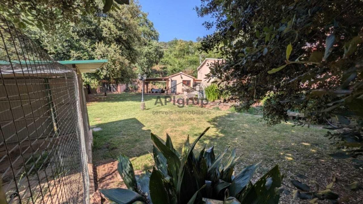 Chalet con Piscina — Foto 34