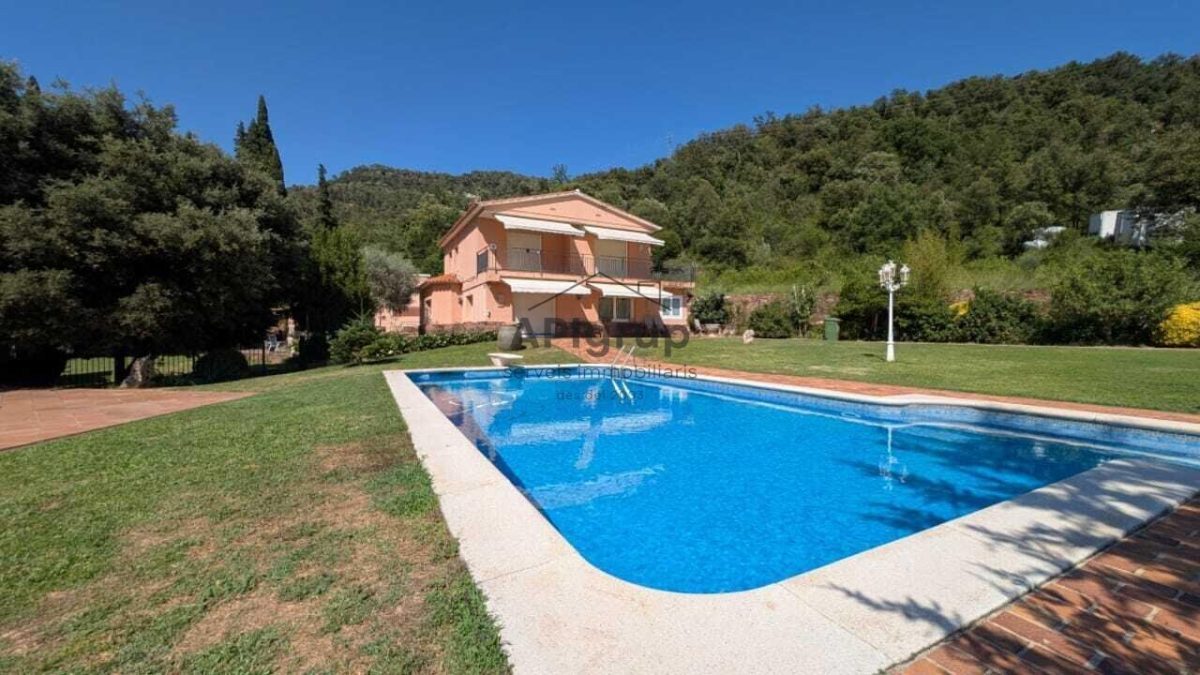 Chalet con Piscina — Foto 1