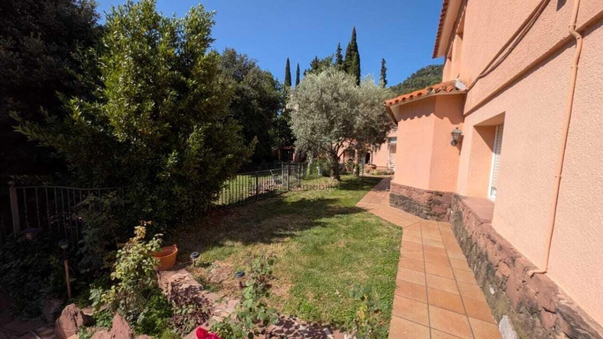 Wooden chalet en venta en tagamanent — Foto 30