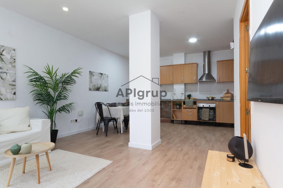 APIgrup VENDE.Planta baja REFORMADA en venta en Sabadell – 1 habitación en Sol i Padrís | Ideal inversión o primera viviendaAPIgrup comercializa esta acogedora planta baja REFORMADA en venta en Sabade — Foto 2