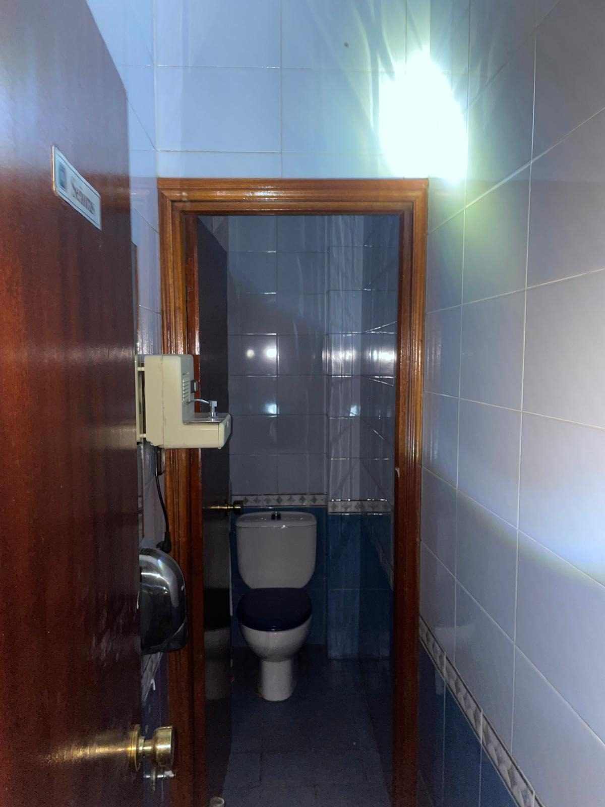 venta local muy cerca del retiro — Foto 8