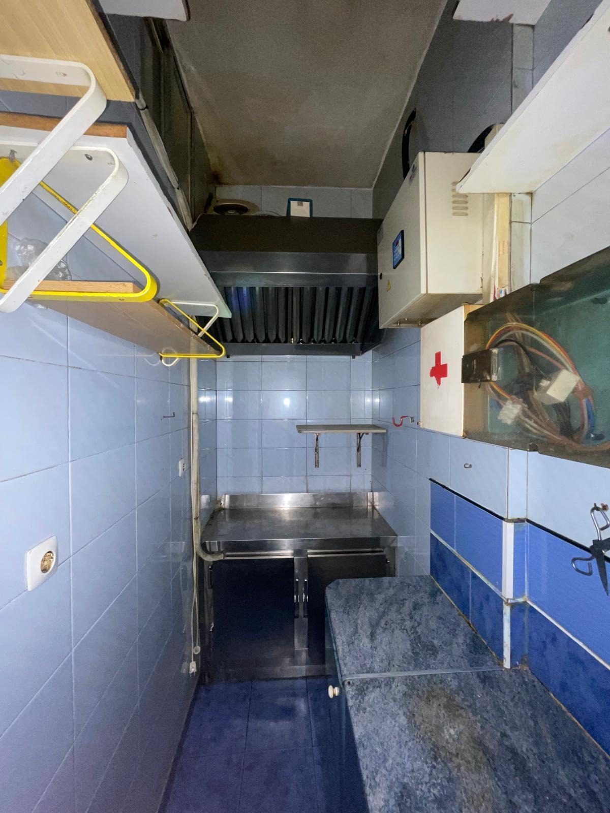 venta local muy cerca del retiro — Foto 11