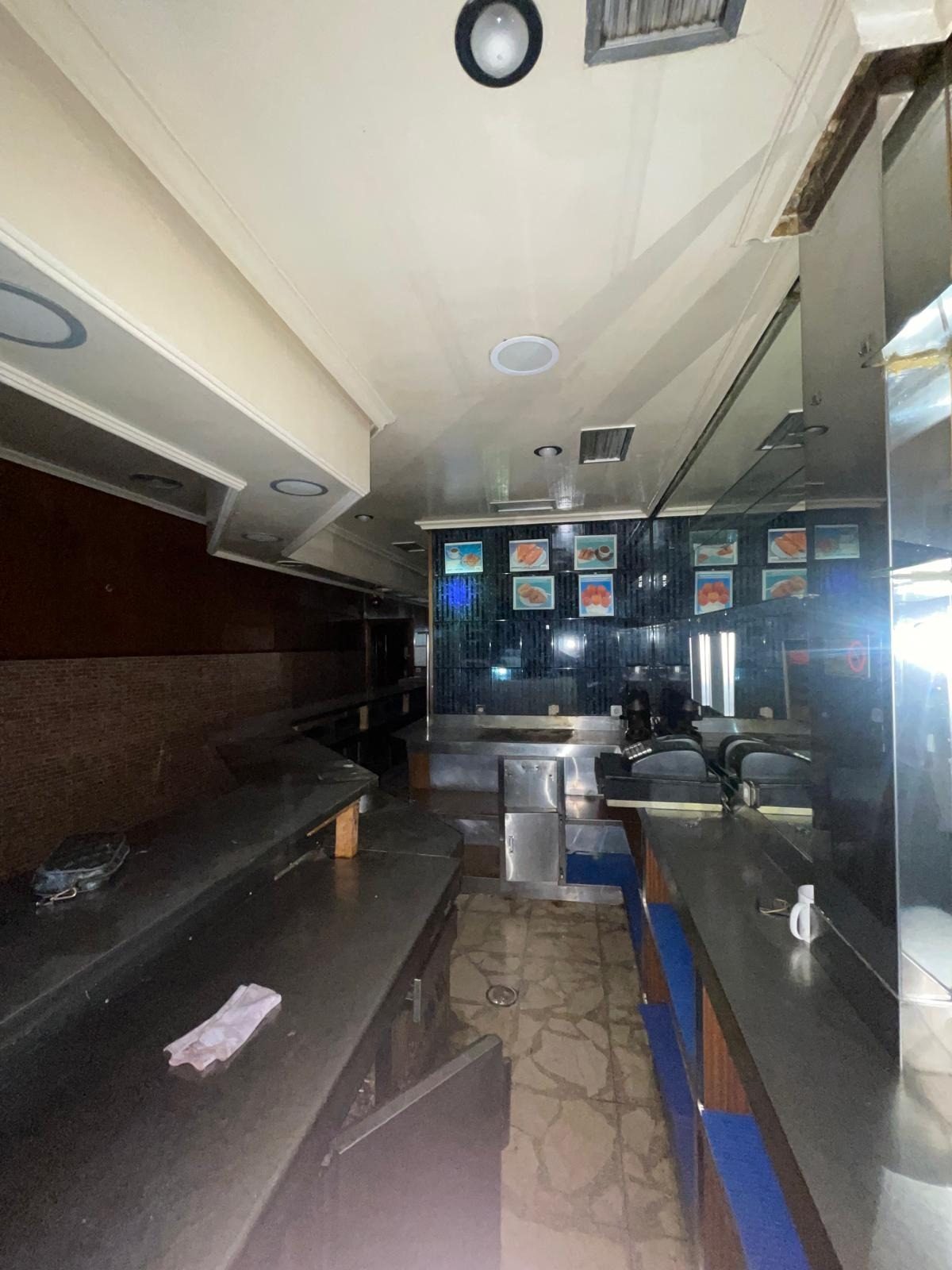 venta local muy cerca del retiro — Foto 7
