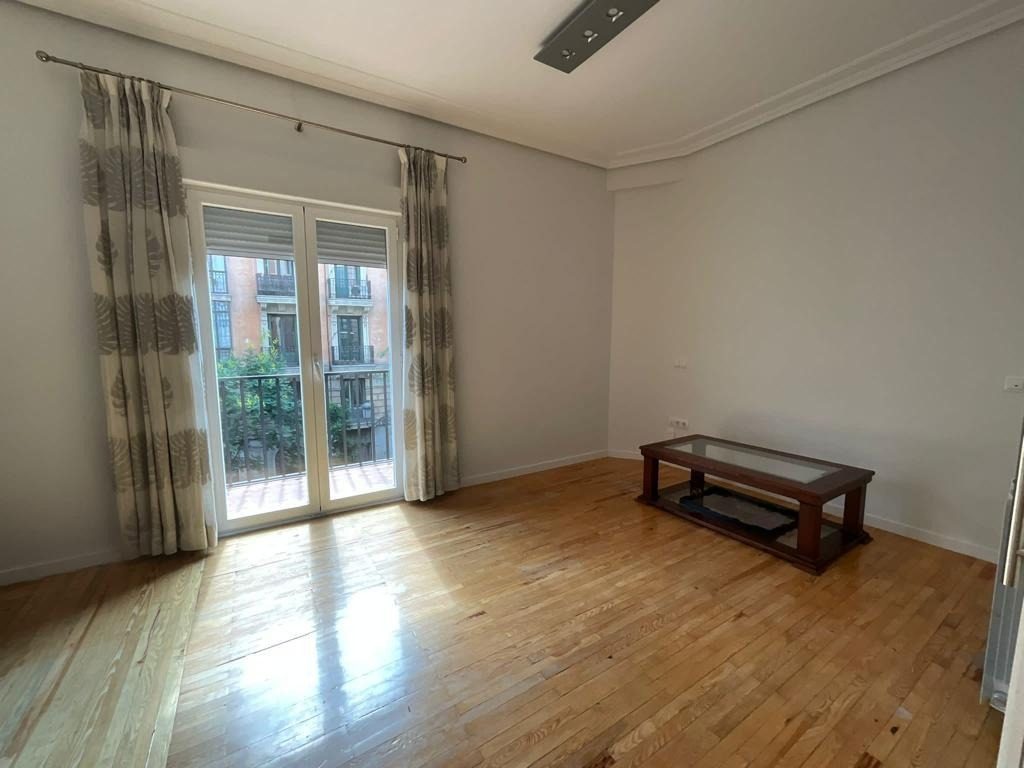 Piso en alquiler en Palacio — Foto 4